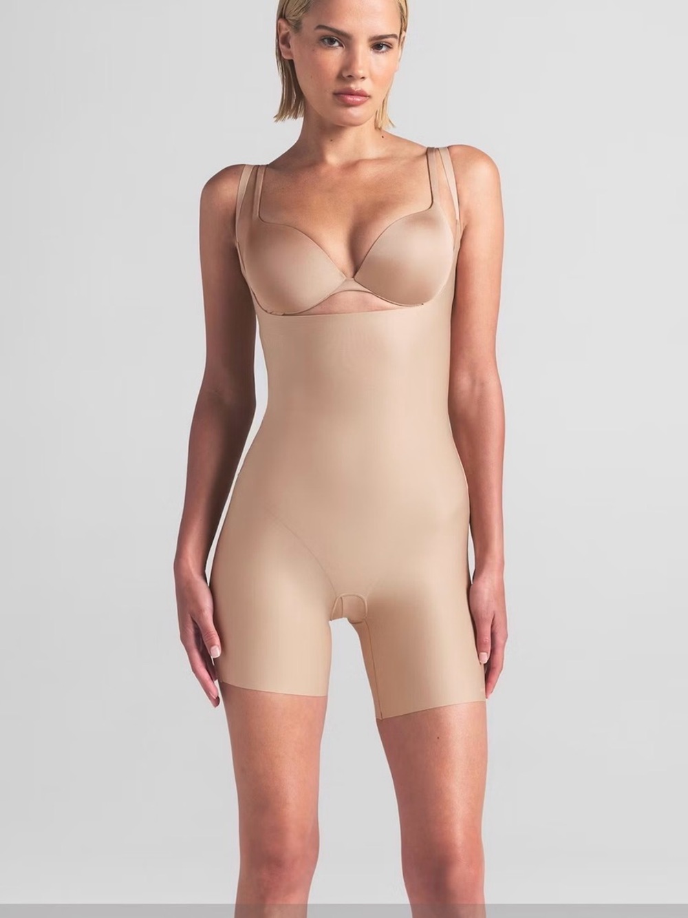 Nwt Skims cs open bust mid thigh 3287